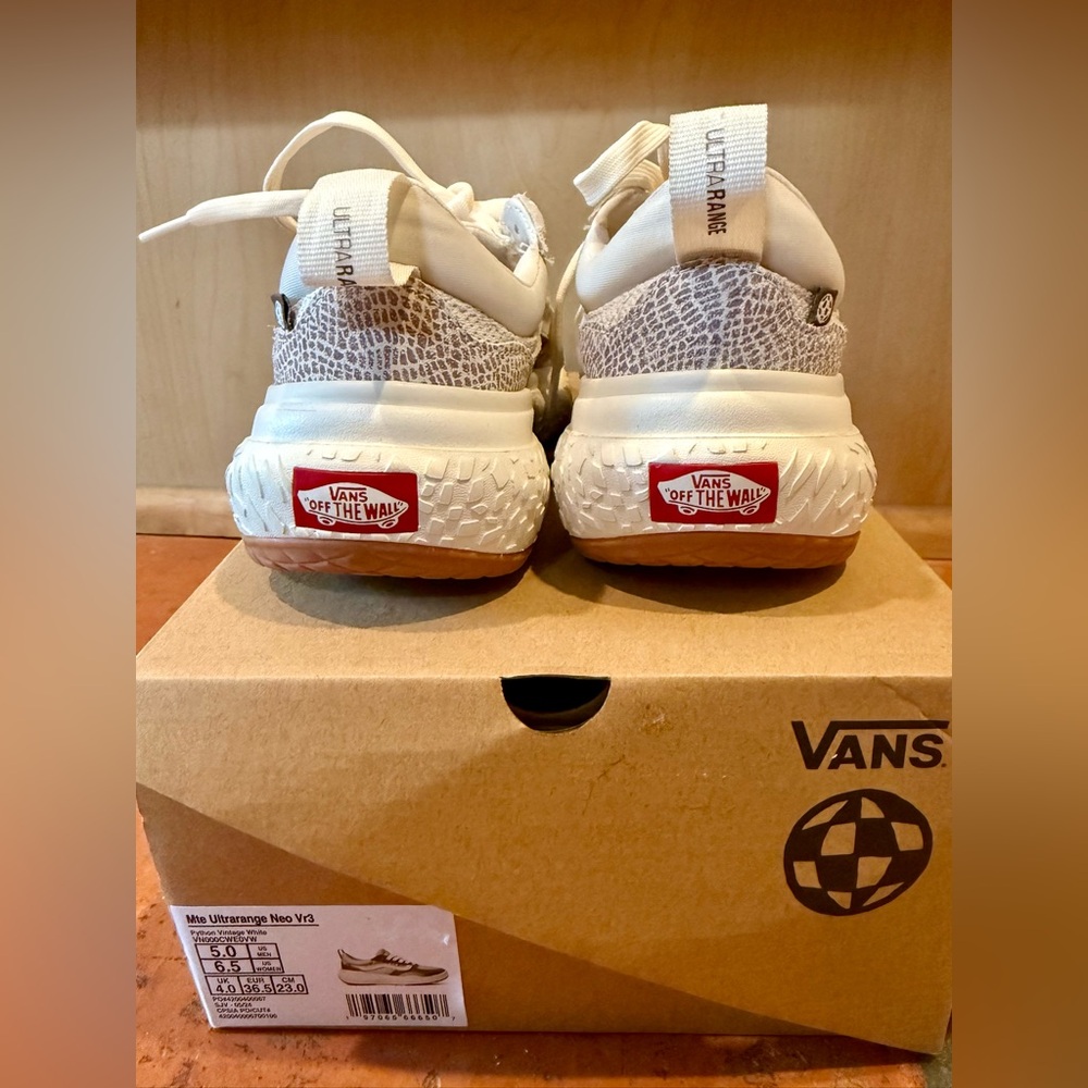 Vans MTE Ultrarange Neo VR3 in Python Vintage White Unisex W6.5 / M5 - Picture 6 of 14